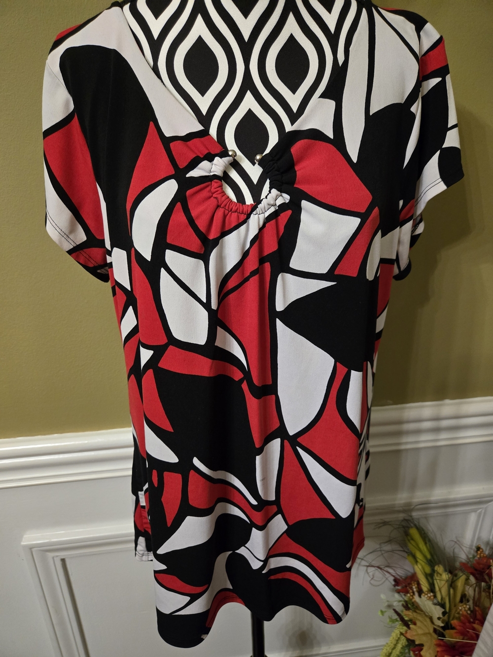 Josephine Chaus Red Black White Abstract Keyhole Tunic Large